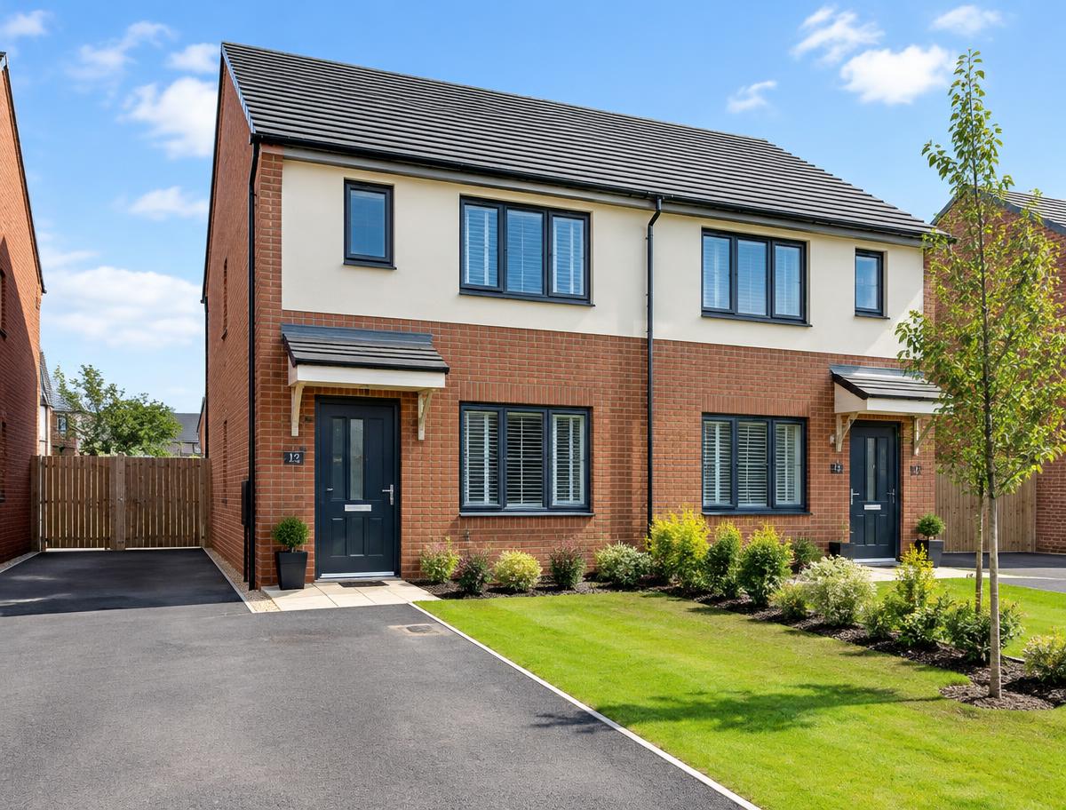 Semi-detached in Preston Park: Room to grow, beside the park